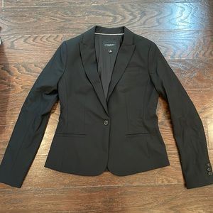 Banana Republic black blazer suit jacket size 2 machine wash and dryer safe